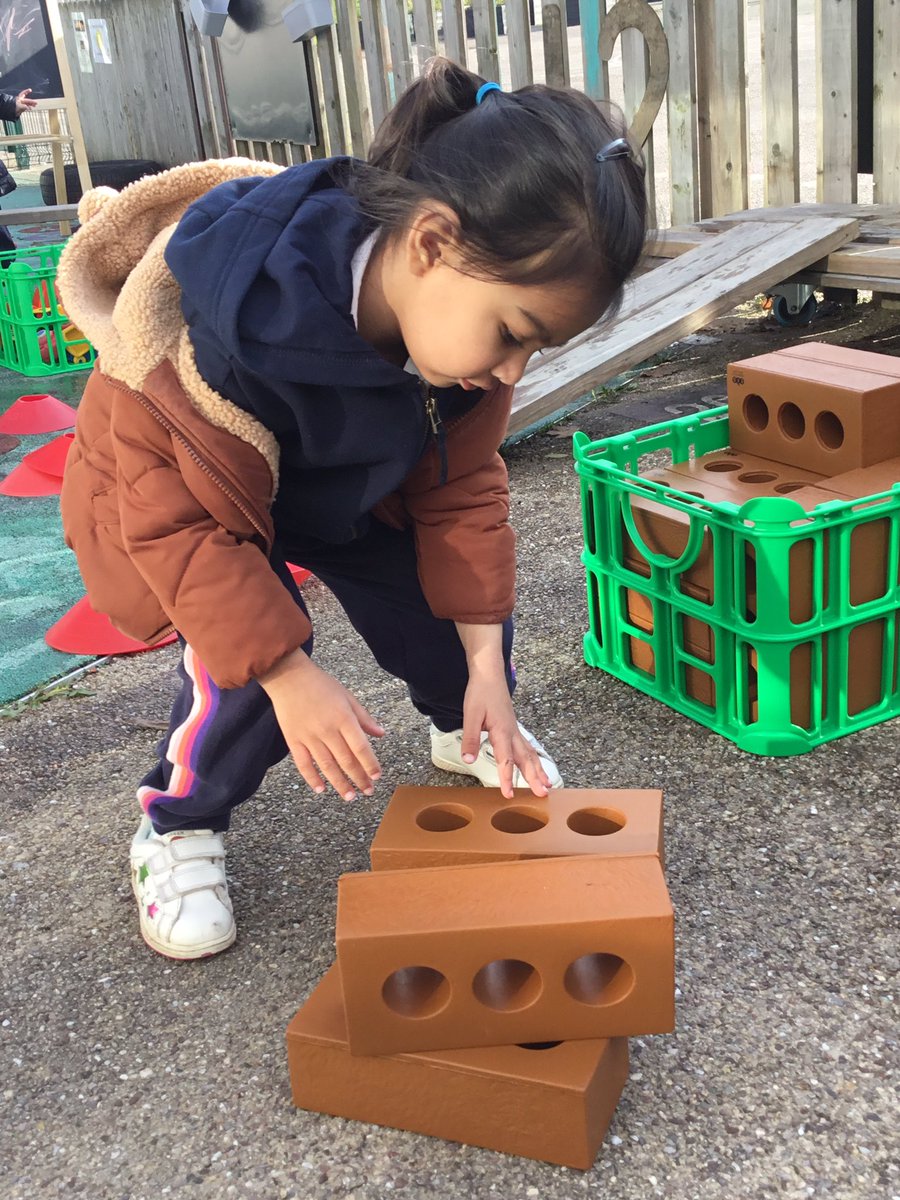 croxtetheyfs's tweet image. Nursery love having fun outdoors! 🌳 #exploringnewthings #outdooractivities @HSayonas @RainbowEduMAT @CroxtethC