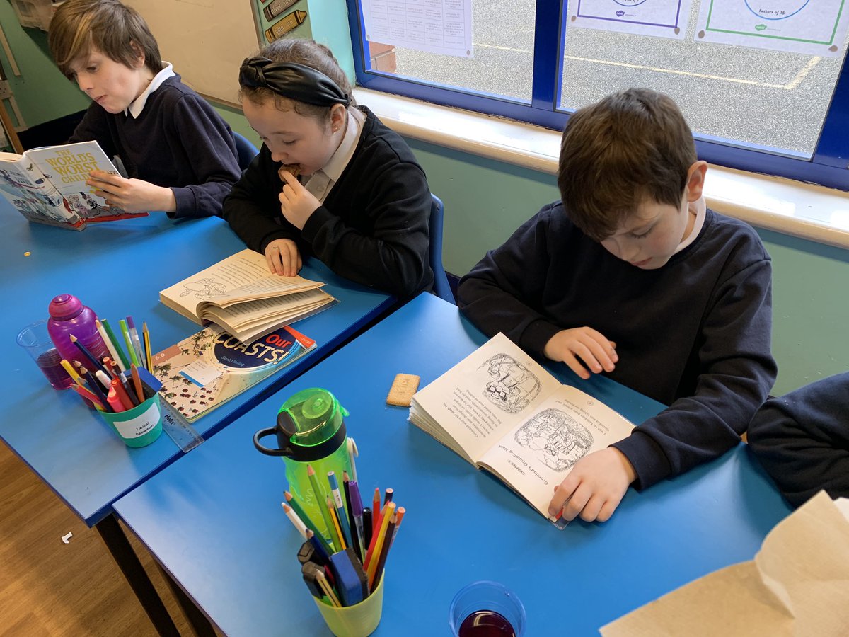 MWCP5's tweet photo. We are enjoying a book and a biscuit this afternoon! #MWCPRead #MWCPBookAndABiscuit 📖🍪 https://t.co/FcOPMceOR5