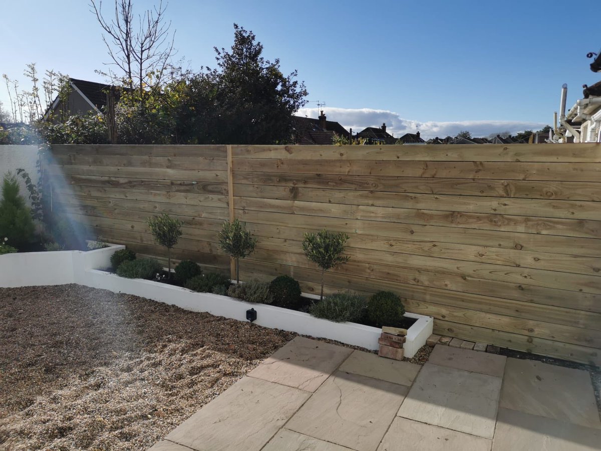 jarmansgarden's tweet photo. Does your fence need replacing? Will it survive another winter? Brighten up your garden with horizontal fencing 🏡 #garden #gardentransformation #gardeninspo #moderngarden #fencing #landscaping #gardenmakeover #modernhomes #gardendesign #cardiffgardens #idealgarden #luxurygarden https://t.co/DArqgREtjn