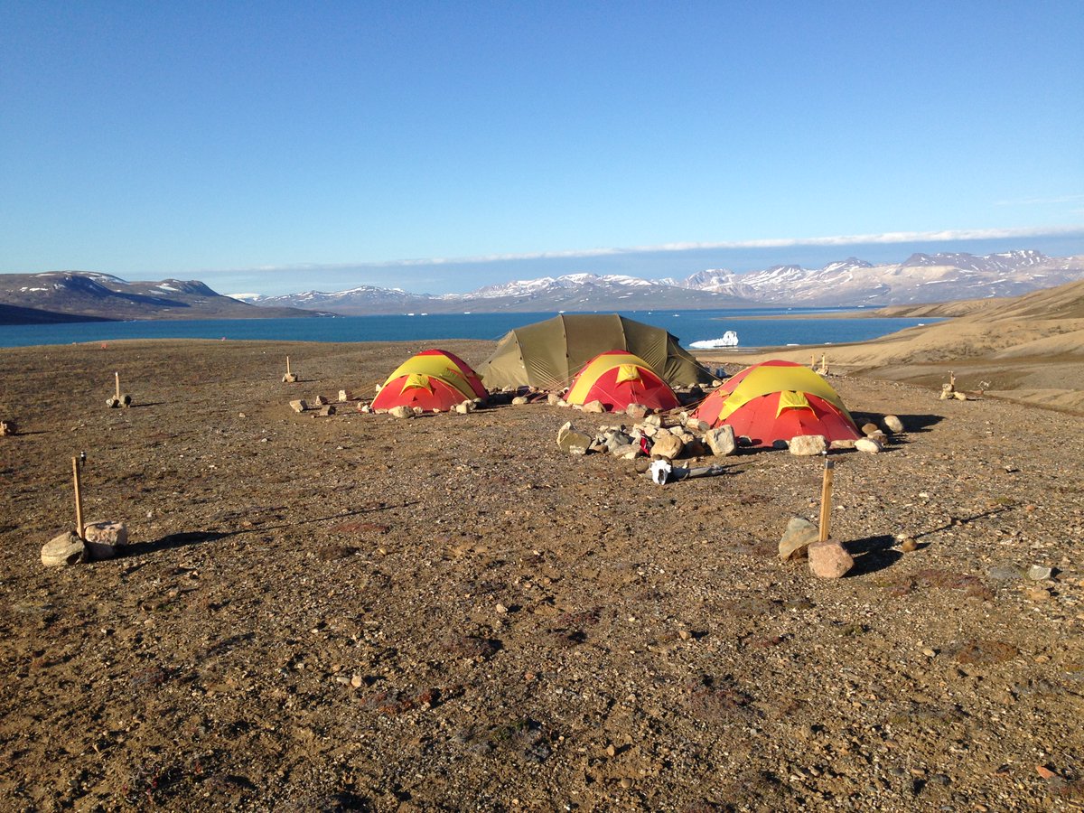 🚨GREENLAND ALERT AND NEAR-FAULT DIAGENESIS CLAXON🚨

Check out this new paper by <a href="/EricS_Geo/">Eric Salomon</a> et al now out in <a href="/EuroGeosciences/">European Geosciences Union</a> <a href="/EGU_SEarth/">Solid Earth</a>! More to come 🤓 Looking forward to continued work w Eric, and working with new <a href="/BergenBasins/">Univ Bergen Basins</a> postdoc @matteodemu for Greenland 2021🤞 🤩🔥