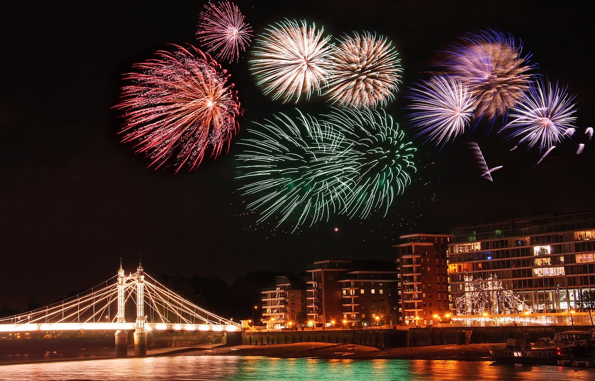 ThisisRiverside's tweet photo. RIVERSIDE REPORTS at 6pm includes...

🌀 @StGeorgesTrust Covid vaccine trials
🌀 @LondonFire with bonfire night safety tips
🌀 Discover a tiny community library in Streatham
🌀 @HRBFC playing in the FA Cup this weekend

https://t.co/VYuffiQSpI / DAB Digital Radio / Smart Speaker https://t.co/DbTGoS2Qkt