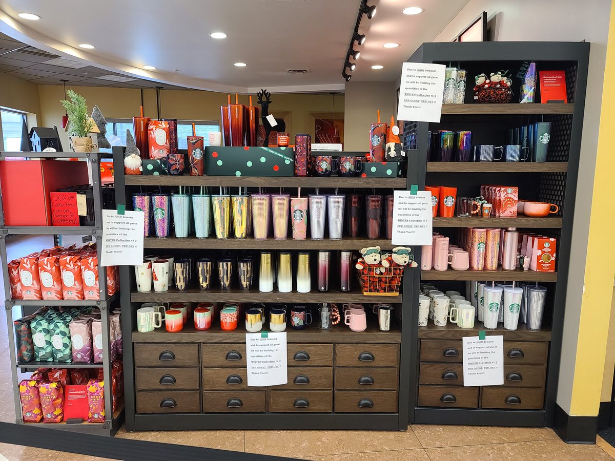 TargetEast's tweet photo. Wow it's so pretty 😍 😍
p.s limit is 3 per guest per day
#starbuckswintercollection https://t.co/w9g9dnEFsJ