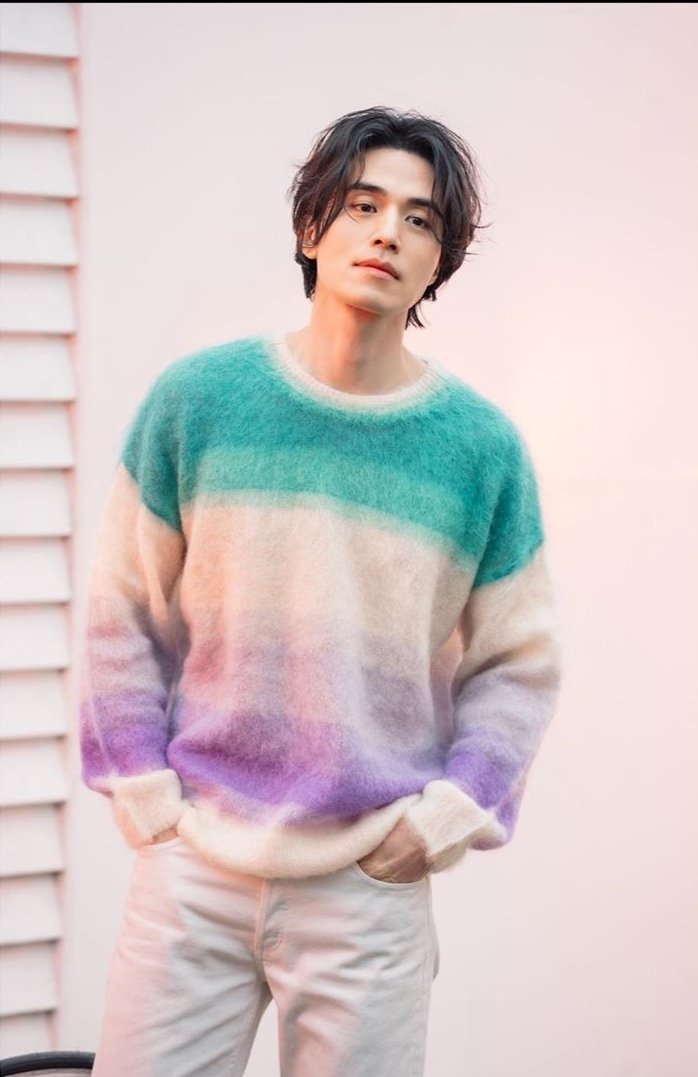 Happy birthday to the beautiful man Lee Dong Wook. 