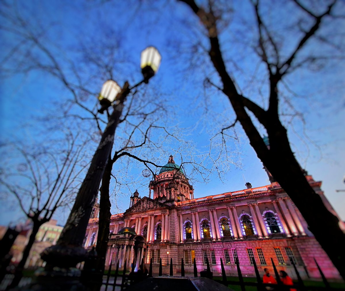 Belfast City Hall looking a little bit Christmassy! @belfastcc @love_belfast @BelfastHourNI @BelfastLive #belfast #Christmas2018