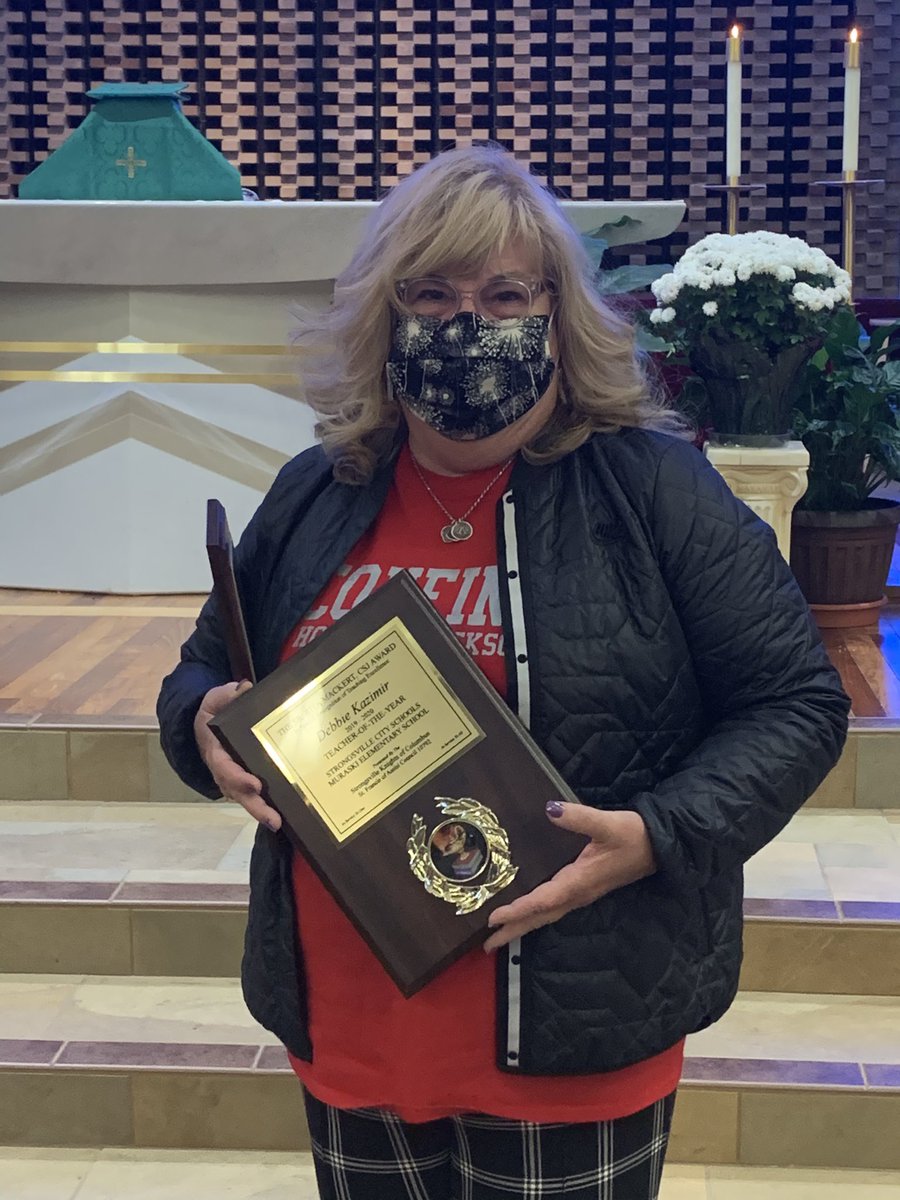 SJJVikings's tweet photo. Congratulations to Mrs. Kazimir for being honored the 2019-2020 Sr. Rita  Mackert Teacher of the Year Award. https://t.co/oaf8acVpvF