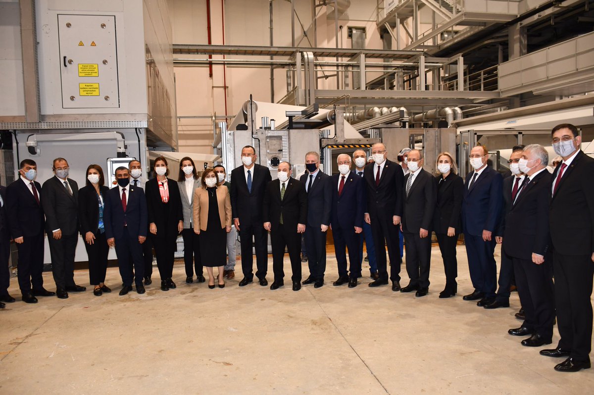 Gaziantepli sanayiciler sadece Gaziantep’te değil Türkiye’nin her yerinde üretime katkı sunuyor 👏

Valimiz Davut Gül, Sanayi ve Teknoloji Bakanımız Mustafa <a href="/varank/">Mustafa Varank</a>’ın katılımı ile Gülsan Holding’in Tekirdağ’da üretime aldığı MAV Elyaf tesisinin açılışına katıldı.
Hayırlı olsun👏