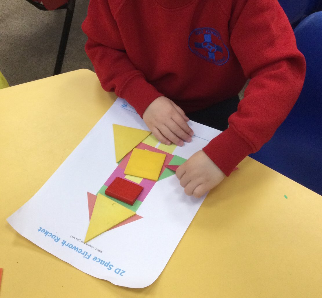 HTAClassF1's tweet photo. This week we have been learning about Bonfire Night. We used conkers and acorns and rolled them in paint to make firework pictures. We made chocolate sparklers and used shapes to make rockets. #HTAHistory #HTAMaths #HTAScience #HTAArt https://t.co/8tnyglZpY9