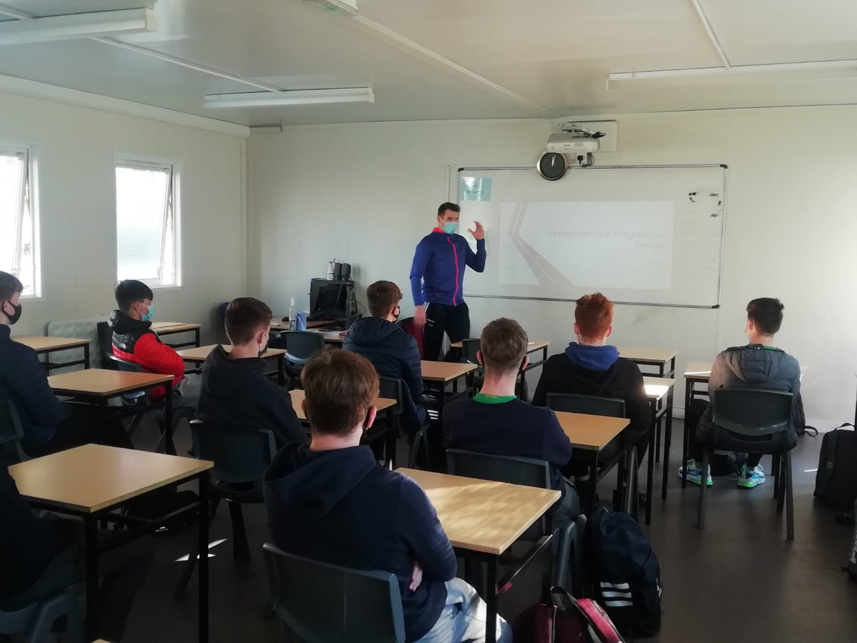 Great to be asked into speak to @StJosephsRB 5th years for their new P.E Module! Breaking down program design and periodization. Great class and all willing to learn!! #gaa #leinster #PE