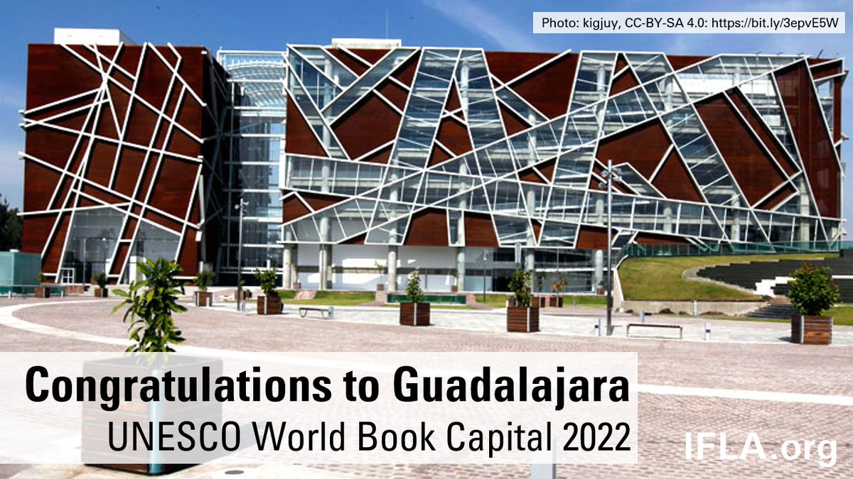 sbibliotecario's tweet photo. Guadalajara será la Capital Mundial del Libro 2022 ➡️https://t.co/AaNOl2LXlO 📚La ciudad mexicana 🇲🇽 fue seleccionada por su plan integral de políticas en torno al libro para desencadenar el cambio social, combatir la violencia y construir una cultura de paz. #DíaDelLibro @UNESCO https://t.co/7d7PA8WWsW