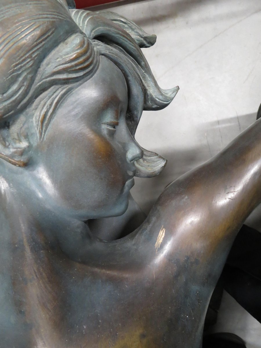 MerseyPolice's tweet photo. Do you recognise these statues? We are trying to reunite them with their owners! The lady was found on Fleet St in #Liverpool, and the stone hand was found in #Prenton. If you know who they belong to contact our Evidence Management Department at EMU.Edge.Lane@merseyside.police.uk https://t.co/QXOLOaenCa