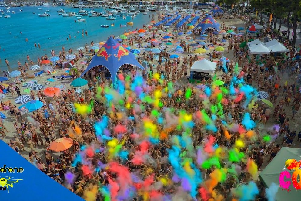 western_elba's tweet photo. A lot of #events and shows take place in the villages of Western Elba almost everyday during summer. Simply walking through the villages you'll come across many types of entertainment, no need to plan! #NotteBianca and #FluoColorSummerFestival are two examples. https://t.co/l50IhYWOW3