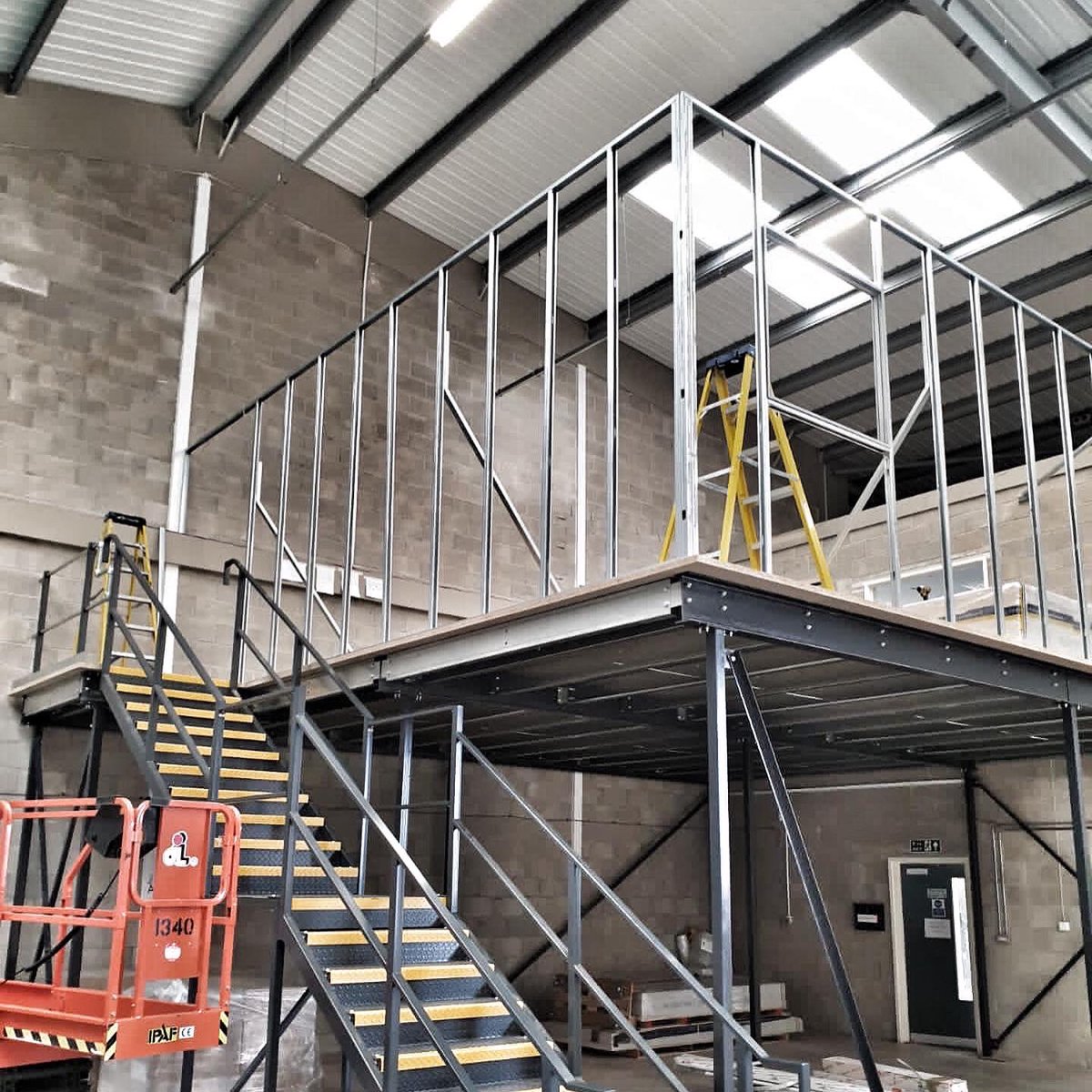 DSPInteriors's tweet photo. Mezzanine floor and office partitioning project kicked off this week in Nottingham for a repeat client. 

#officeinteriors #mezzaninefloor #increasefloorspace #officerefurbishment #jumbostudpartitions #partitioning #officepartitioning #officepartitionings #interiorsolutions https://t.co/b4nSy6g3ms