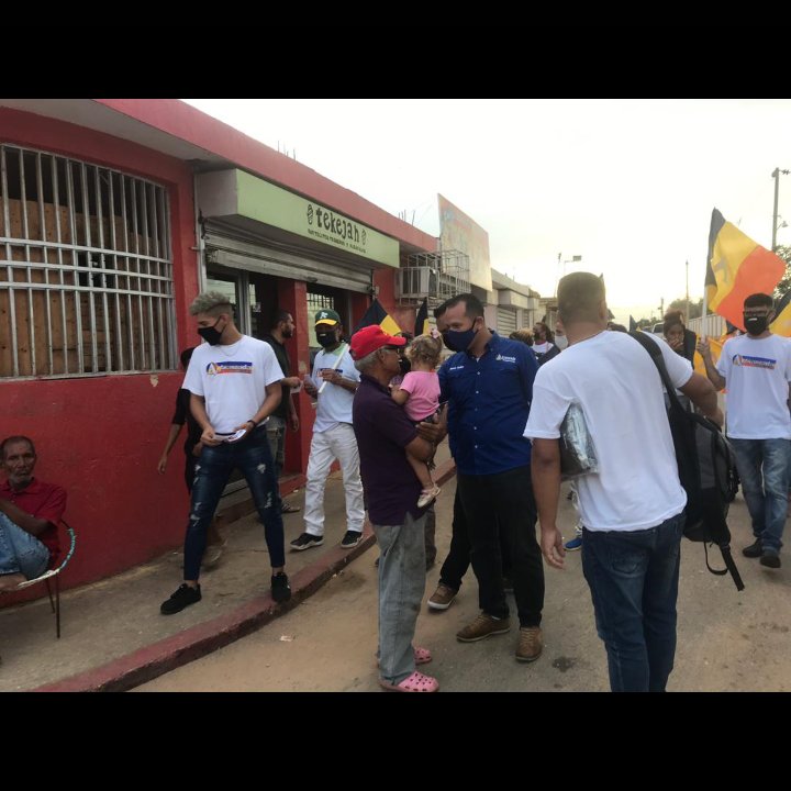 Franklin07V's tweet photo. La juventud progresista de San Francisco  en las calles, los jovenes queremos un mejor futuro para todos. #esahoravota el cambio comienza ya!! vota el 6 de diciembre. Avanzada progresista. https://t.co/uNZe3kGHk7