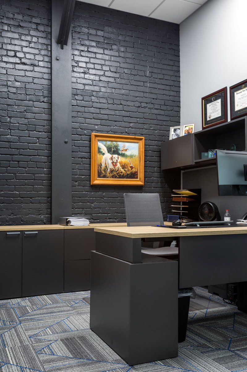 InteriorElement's tweet photo. Interior Elements' exceptional design and sales team worked in collaboration with CCR Architecture &amp; Interiors to seamlessly deliver the total package for Lakeview Risk Partners in their new, modern industrial space. https://t.co/eoUsfCFIFT