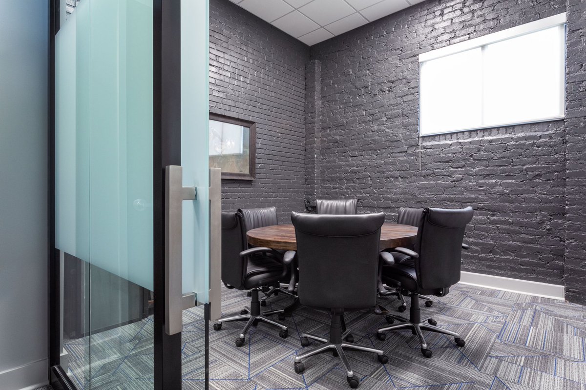 InteriorElement's tweet photo. Interior Elements' exceptional design and sales team worked in collaboration with CCR Architecture &amp; Interiors to seamlessly deliver the total package for Lakeview Risk Partners in their new, modern industrial space. https://t.co/eoUsfCFIFT