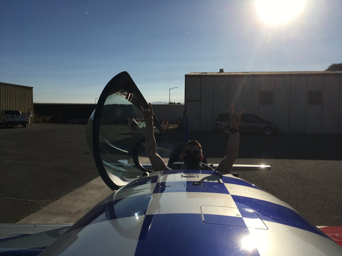 YuichiTakagi's tweet photo. Let's rock.
https://t.co/fKFUTg8uvU
#TutimaAcademy #Aerbatics #Extra300L https://t.co/vZ4Wd5z1k7