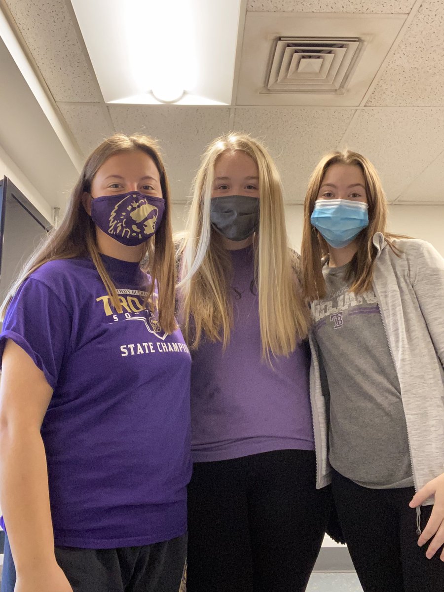 katelyndamron11's tweet photo. @TBHSTrojans keep fighting Maggie!!💜💜 https://t.co/bBoSi706jn