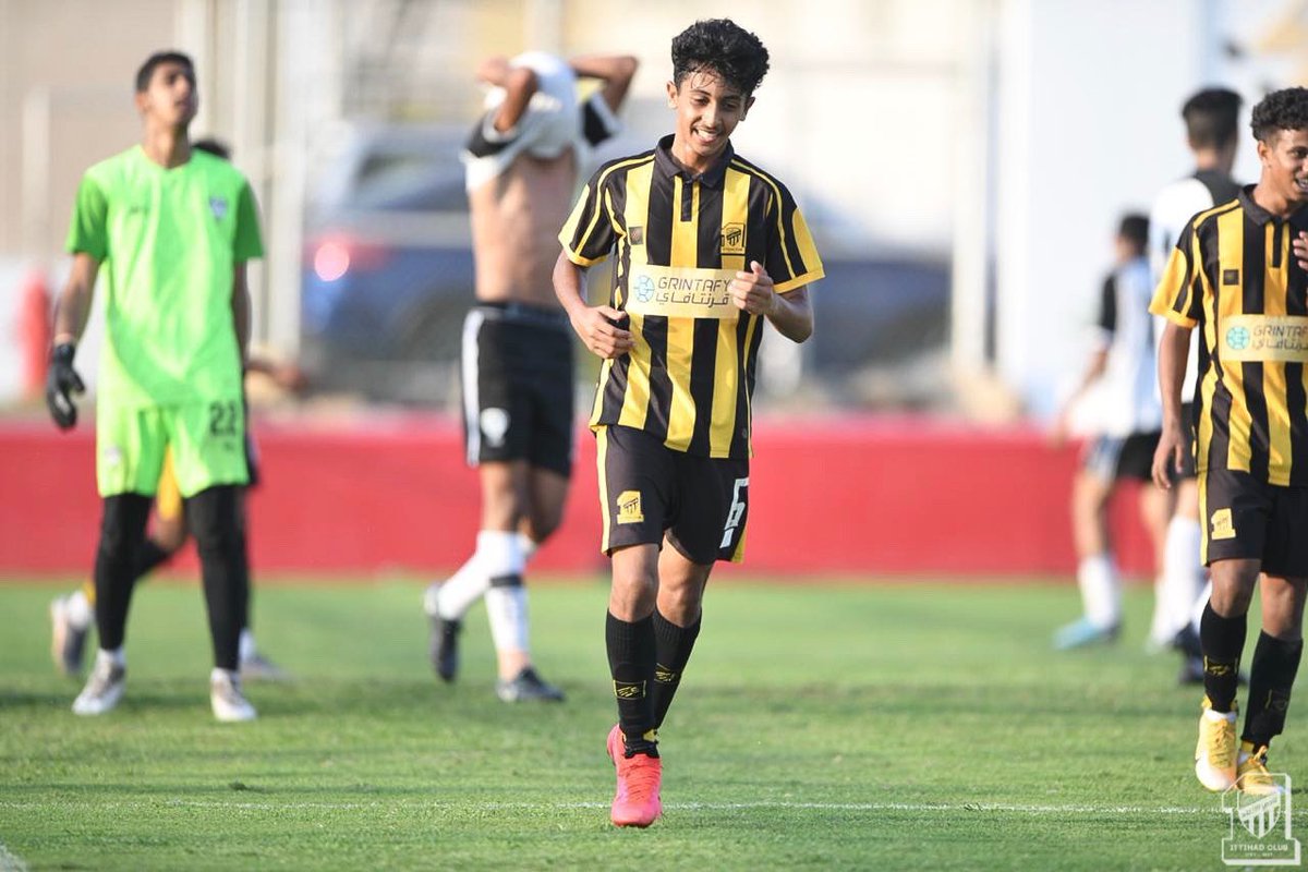 ittihad's tweet photo. ⚽️ كرة قدم تحت17سنة
#الاتحاد 7 : 1 هجر
"نهاية اللقاء"
عبدالعزيز القحطاني ⚽️⚽️⚽️⚽️
خالد مداد ⚽️⚽️
جواد محمد أمين ⚽️ https://t.co/9ZCIDZzY88