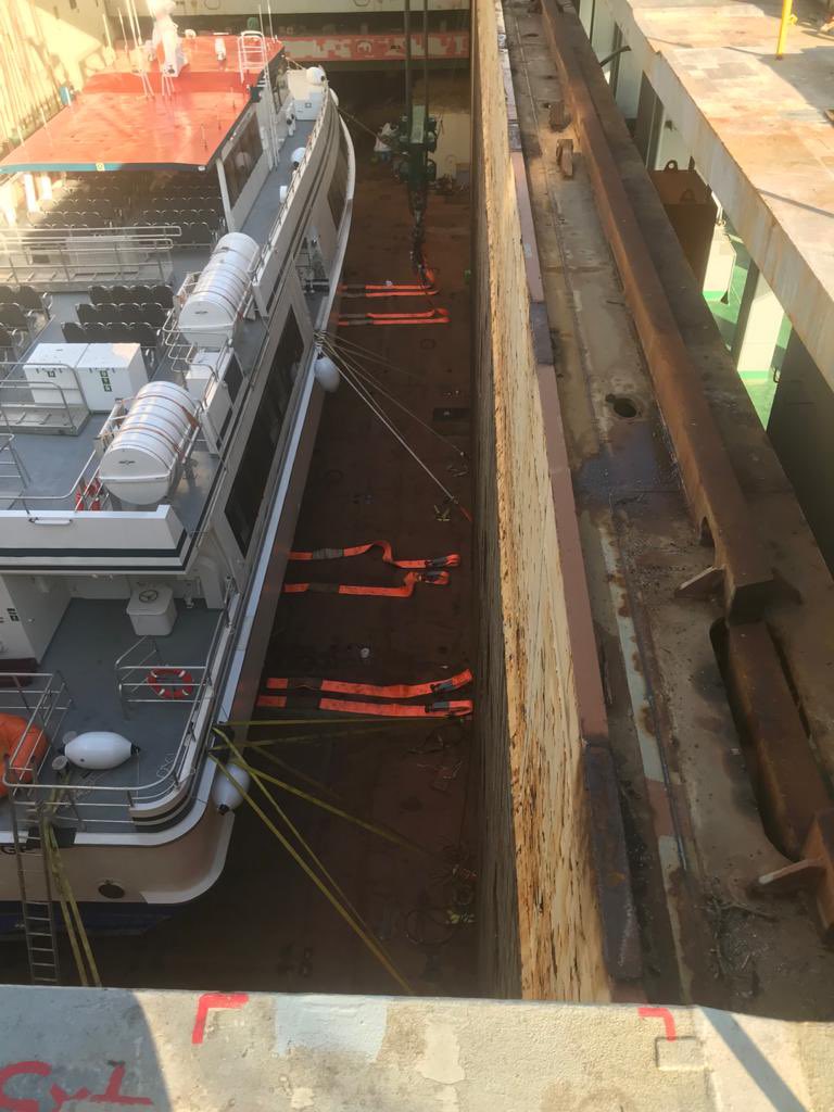 Tucked inside the hold of the heavy lift vessel ‘Svenja’, Saoirse na Farraige is almost ready to be dropped into Galway Bay ⛴