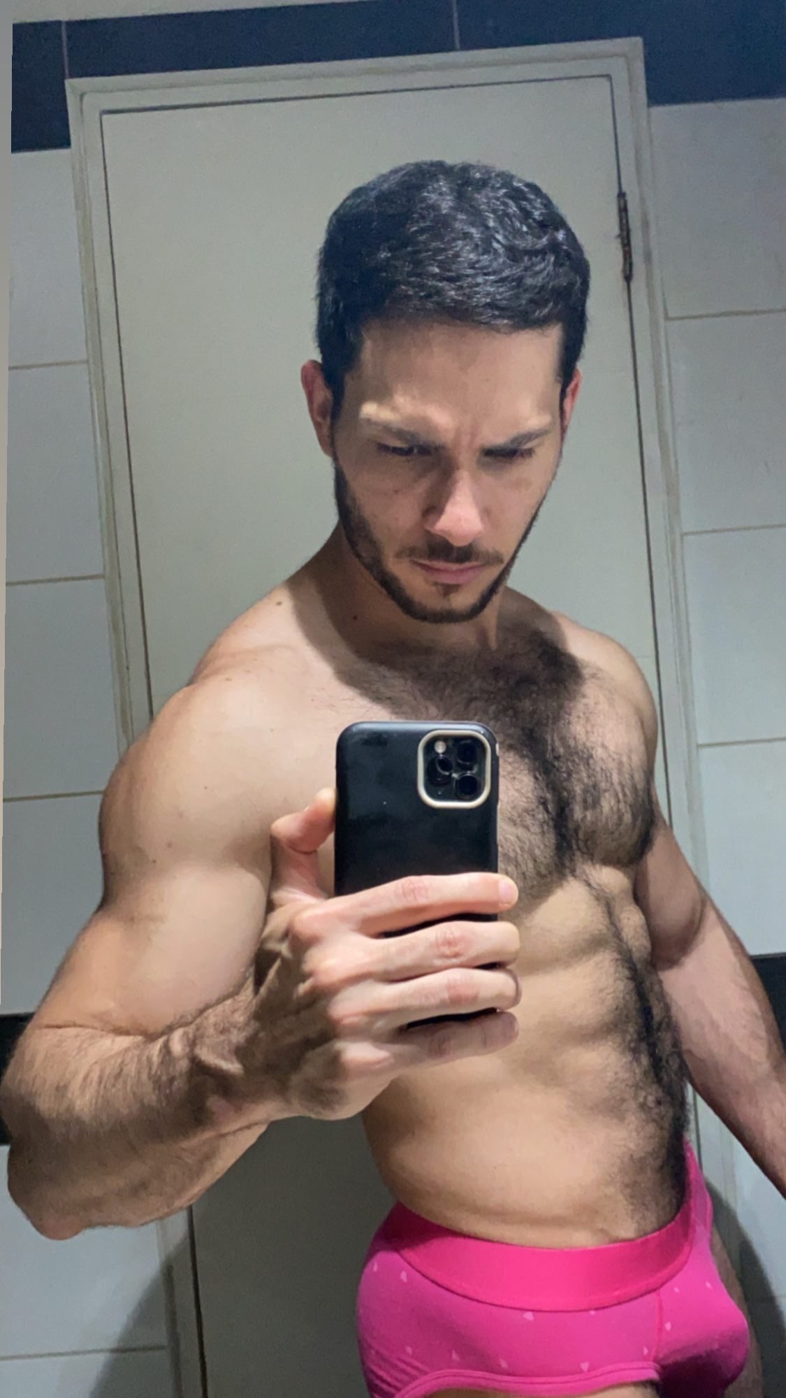 EmJiY4NWMAYy84a?format=jpg&name=large