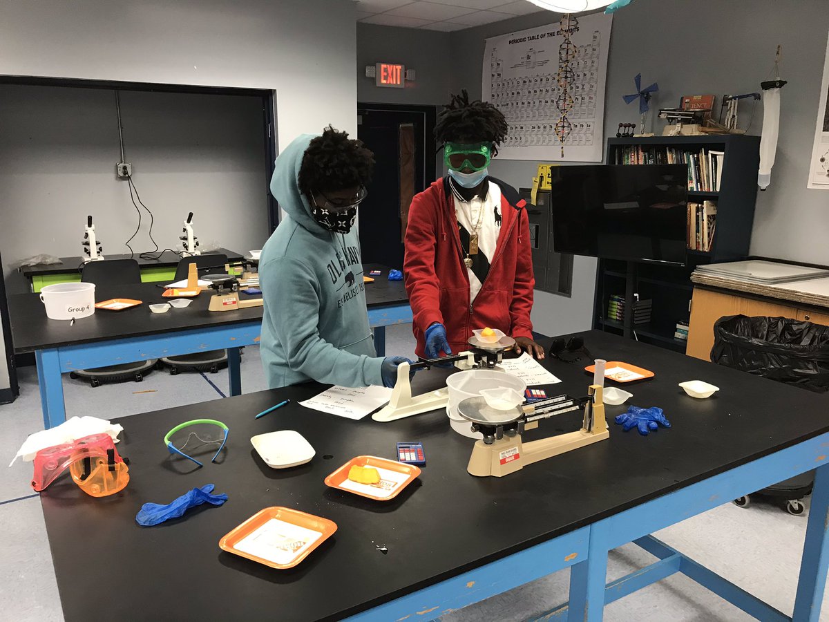 BTMSSTEM's tweet photo. Mass, volume and density pumpkin lab 🎃 this is why @BTMSeagles https://t.co/jpMwBzjqzS