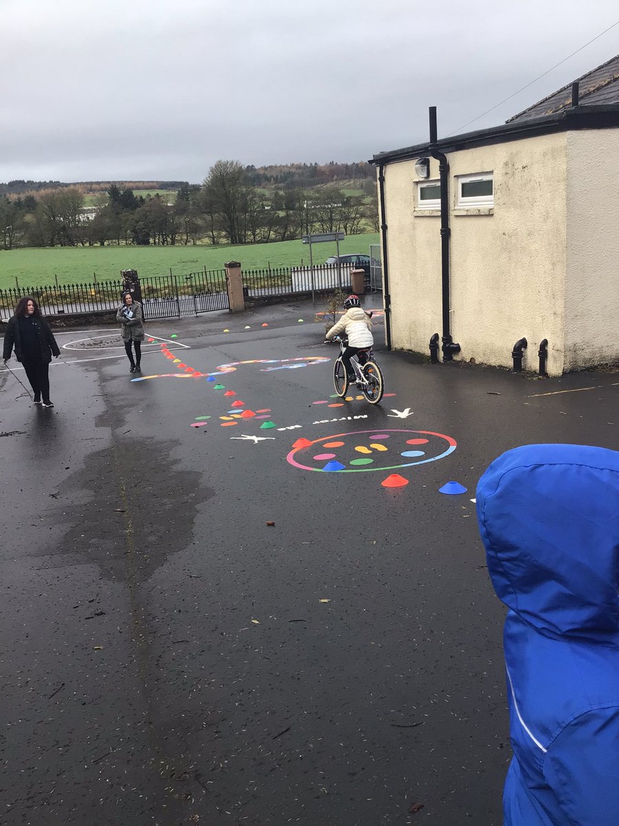 Straiton_PS's tweet photo. Wheelie Friday was a great success, especially using our new road playground markings! 🚴🏻♀️🚴🏻 @UniPlayUK #HealthandWellbeing #PrivilegeTime #Friendship #FridayFeeling https://t.co/VfzXKSLfzk