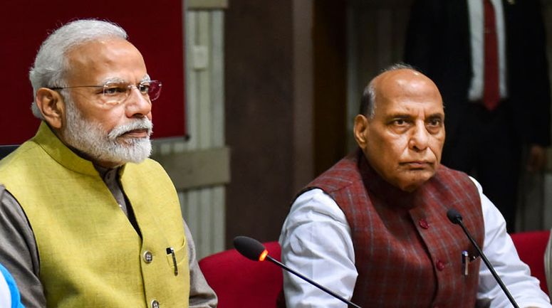 MoneycontrolH's tweet photo. #OROPScheme: रक्षा मंत्रालय ने शुक्रवार को कहा कि केंद्र सरकार ने #OROP योजना के तहत 20.6 लाख रिटायर रक्षाकर्मियों को 42,700 करोड़ रुपये से अधिक की राशि वितरित की है...
@rajnathsingh @PMOIndia
https://t.co/t2gcwgpVDI https://t.co/cCmXUrAo6D