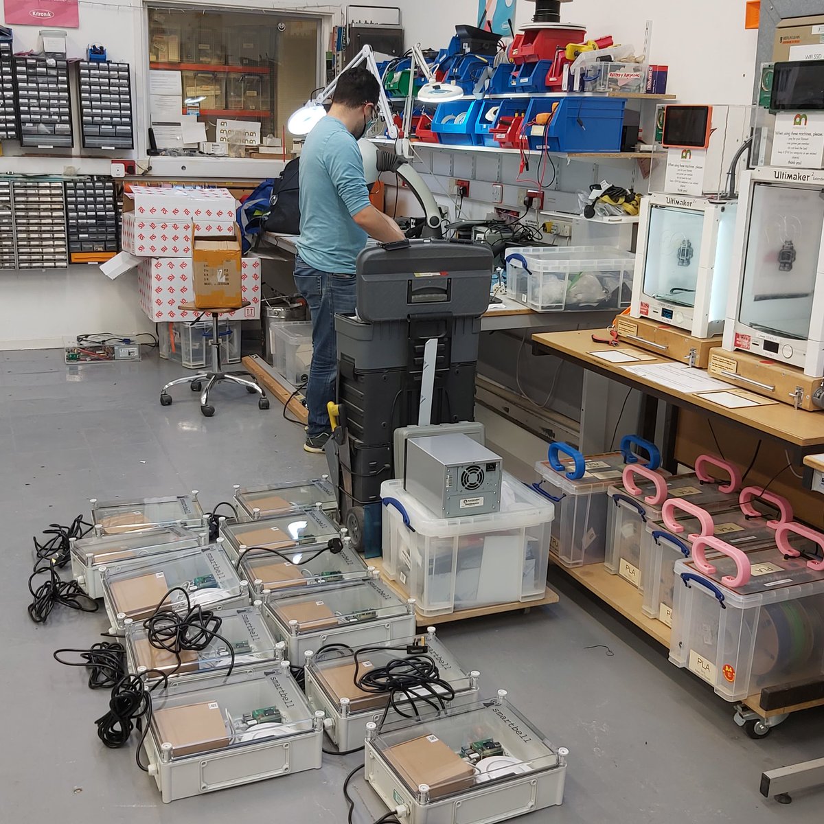 cammakespace's tweet photo. @smartbellio working @cammakespace to support their business during lockdown. Cattle monitors being deployed soon to regional farms. #agritech https://t.co/nlryB532Zm