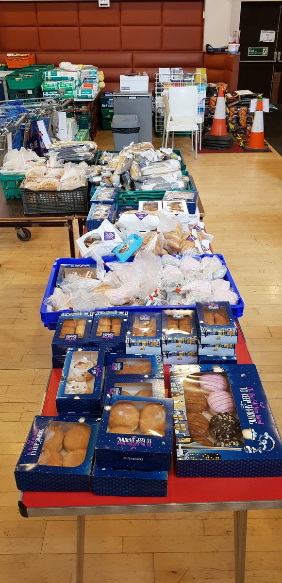 EbiUnites's tweet photo. Partnership working triumphs again! Our families are enjoying a wee Friday @Greggs treat courtesy of @hp_scotland  and @CrewDarkwood.  #hungerknowsnopostcode #communitiesunite https://t.co/1iiH2EpVA0