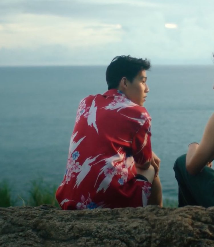 3. now lets talk color theory. ohaew's color is red, a warm color, it symbolizes love, passion, longing and lust. teh's color is blue, a cool color, it symbolizes serenity, stability and wisdom. red & blue are conceptually opposite colors and its projected on their personalities.