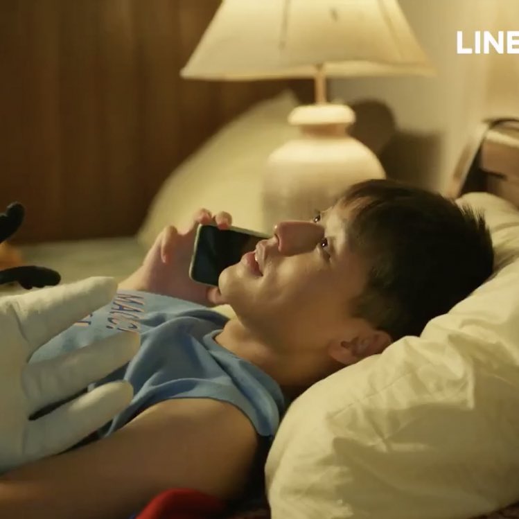 3. now lets talk color theory. ohaew's color is red, a warm color, it symbolizes love, passion, longing and lust. teh's color is blue, a cool color, it symbolizes serenity, stability and wisdom. red & blue are conceptually opposite colors and its projected on their personalities.