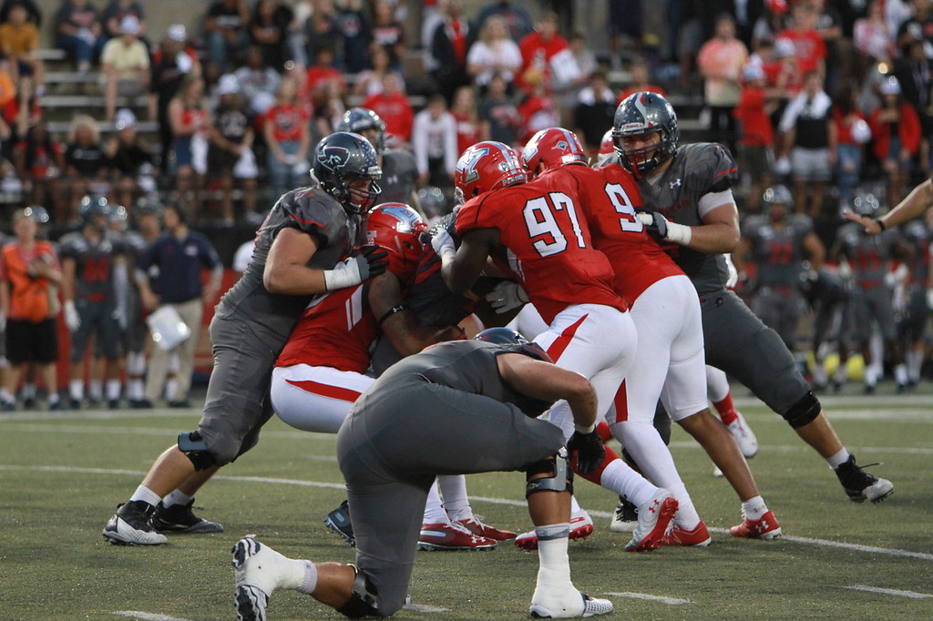 YSUsports's tweet photo. Recognizing the 2020-21 "Trenton Lykes Athletic" Scholarship awardee, junior James Jackson!

A native of St. Paul, Minn., James appeared in all 12 games and made one start at defensive end in 2019. He tallied 14 total tackles and a sack. #GoGuins🐧🏈

(@YoungstownStFB) https://t.co/KKWX0b6w9D