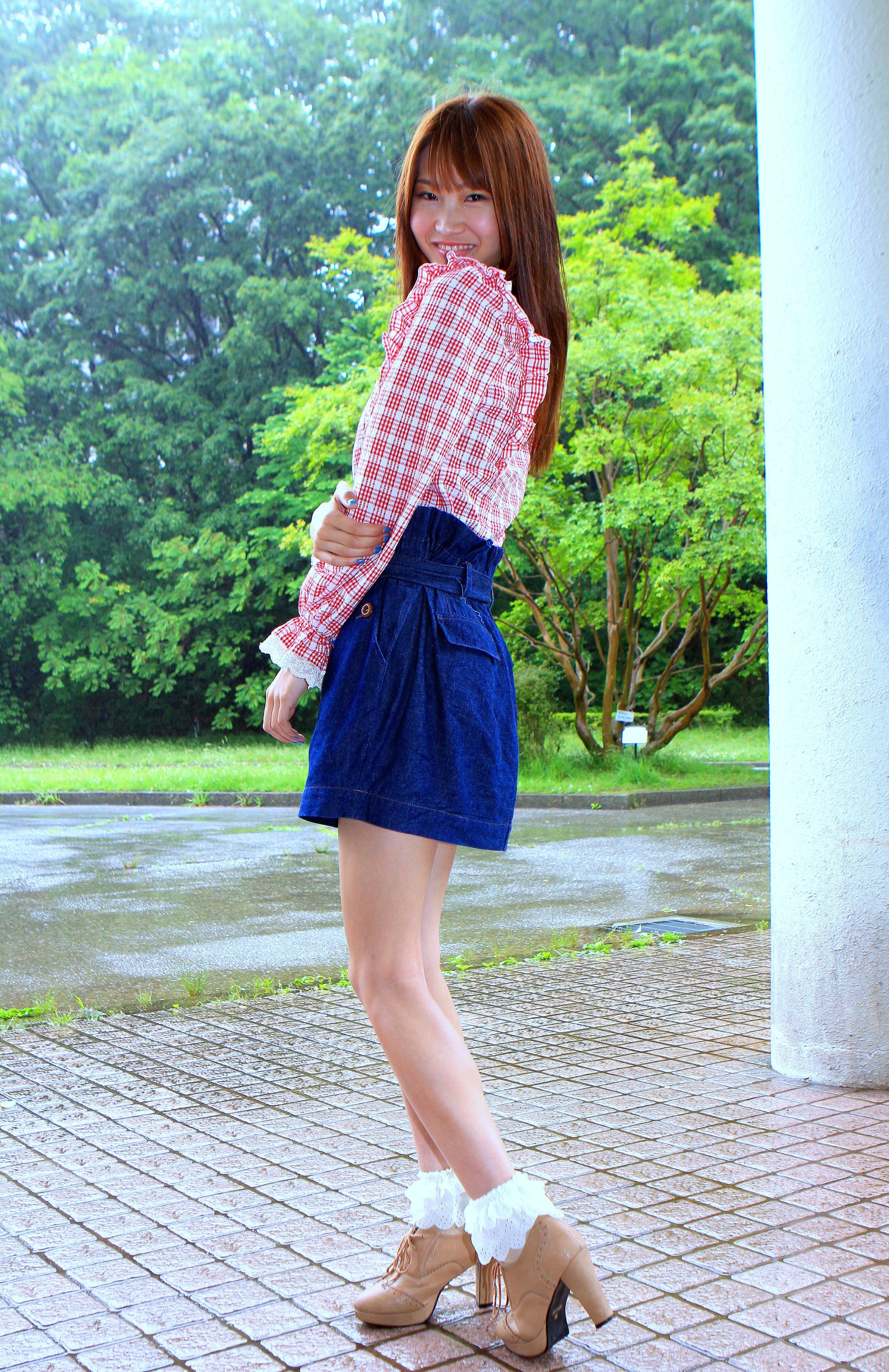 JK カバコソックス #カバコ（JK制服）で 可愛い女子画像リクエストあったので ハイ🏃‍♀️🙇‍♂️ カバコとは、#ナチュスト  系ストッキングに #ソックス 重ね穿きしてる脚の事であります さすがに駅前で ＪＫに声かけて いいカバコだね 写真撮らして！何て ...