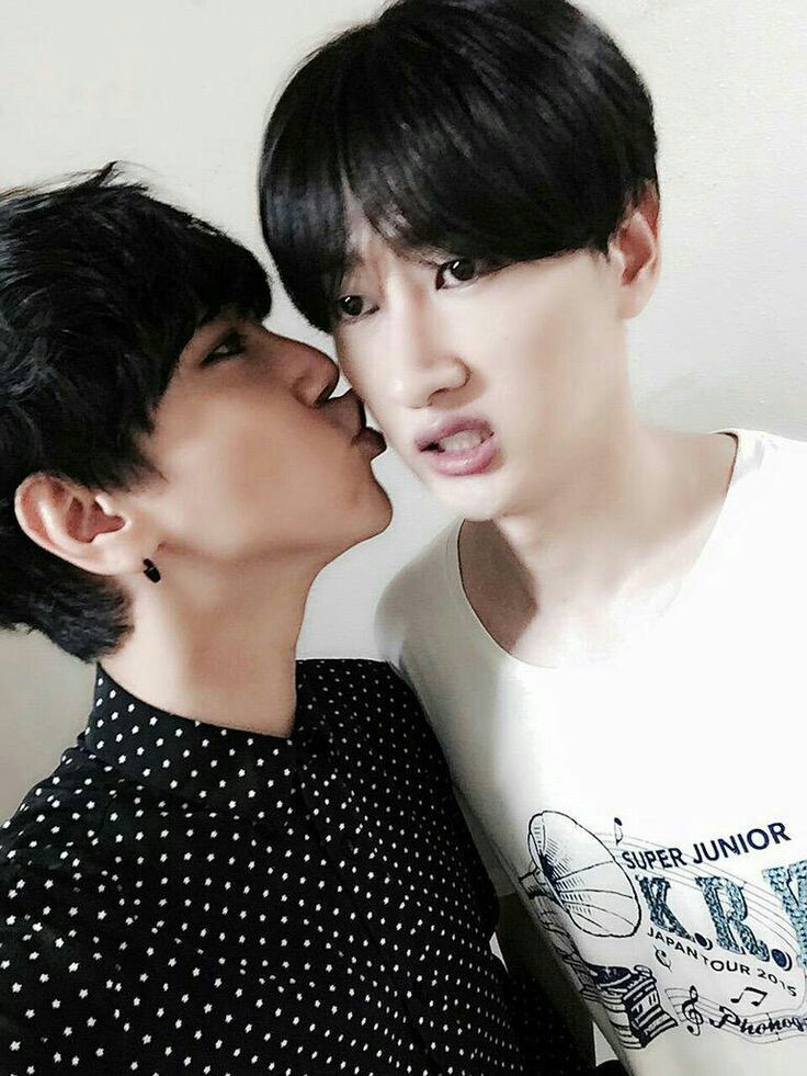 ●   Hyukjae as a tsundere  #yehyuk @shfly3424 @AllRiseSilver
