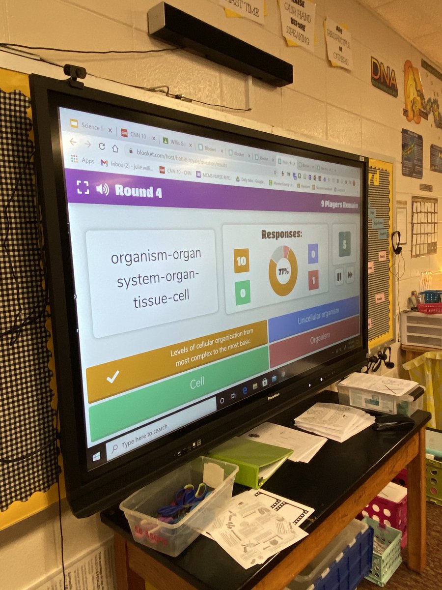 JwillisMcms's tweet photo. The competition is fierce. 7th graders using Blooket to review for quiz#mcms#pineapplechart#science https://t.co/JrRSXbWlop