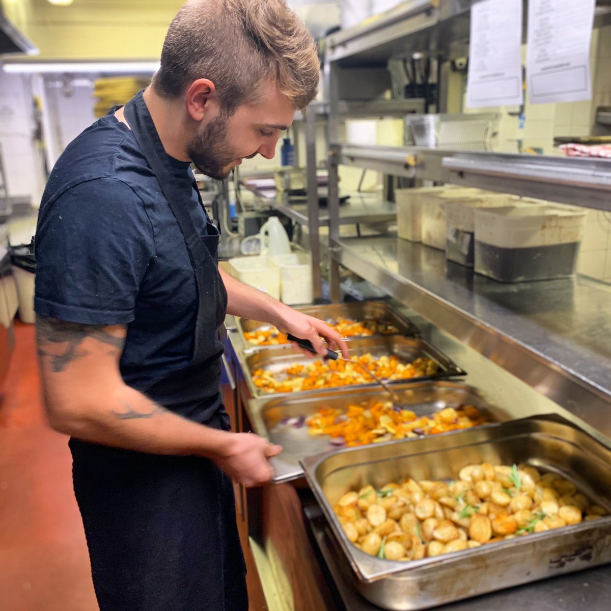 **LOCKDOWN ORDERS ARE WELL UNDERWAY**  please check out our Facebook and website for menus. Orders now being taken.
eweandlambbromsgrove.co.uk/takeaway-menu-…