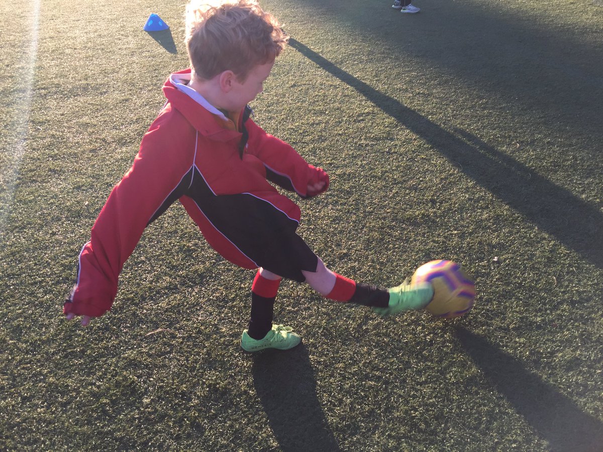 SHSsport1865's tweet photo. Friday fun with the Y3 legends! Run, kick, roll, throw, race and problem-solve on the @shrewsburyhouse AWS. Great way to end a super week - well done boys! #fullenergy #heyheyfriday #footiefun https://t.co/O8t971pKZm