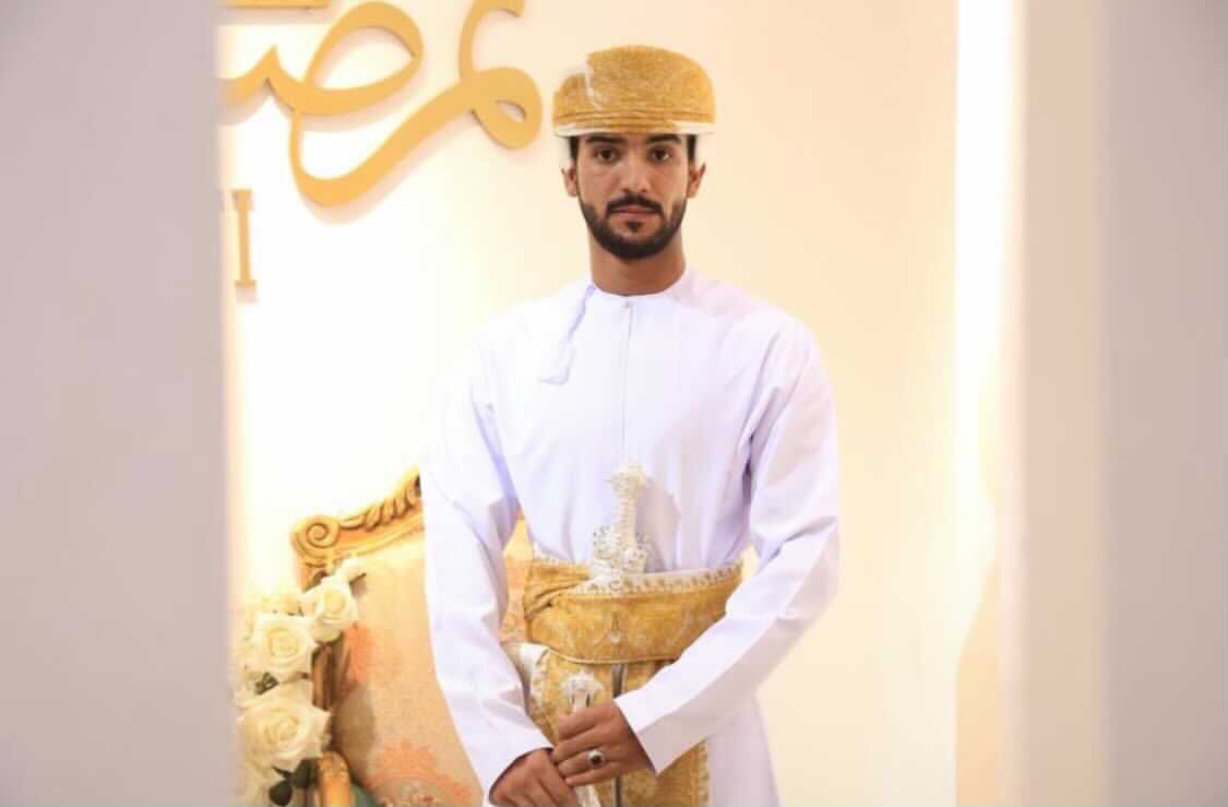 Alqa1dsia's tweet photo. يبارك مجلس إدارة فريق القادسية وكافة منتسبيه للاعب الفريق ناصر بن سعيد الحوسني 💕💍💕
بمناسبة عقد قرأنه . (بارك الله له وبارك عليه وجمع بينهما في خير) . https://t.co/uG1vFDxzwj
