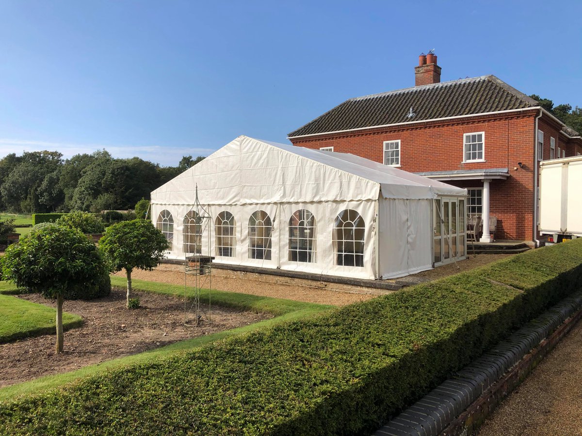 weatherfieldmar's tweet photo. With the shooting season just around the corner, it will be a welcome resting place for those on the shoot whilst providing enough space to be able to socially distance as they enjoy a spot of lunch.

#marqueehirenorfolk #framemarquee #marqueehire #countrylife #garden https://t.co/UAml4dINVm