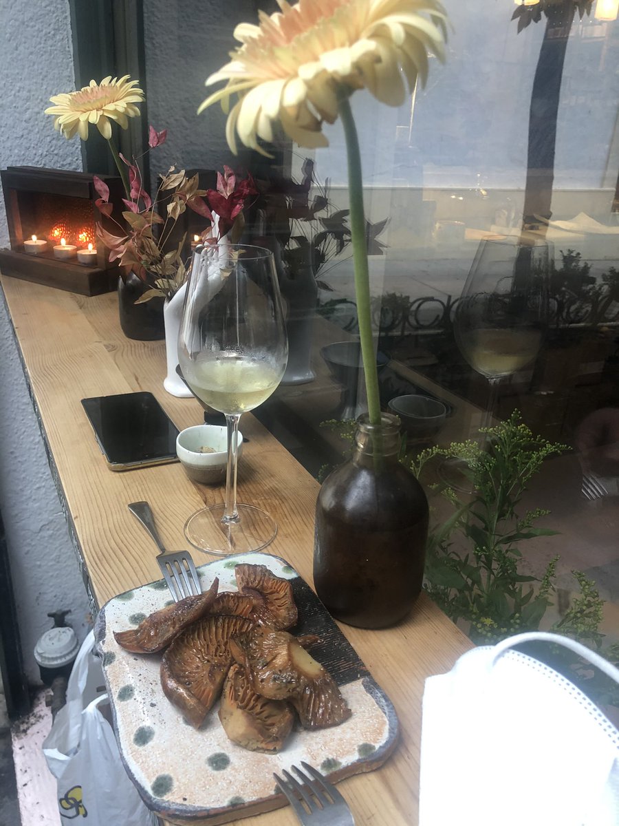 juanrcuadros's tweet photo. Aquí con D. @jlpiqueras disfrutando en vinos Vivos. https://t.co/UQqTeenlOQ