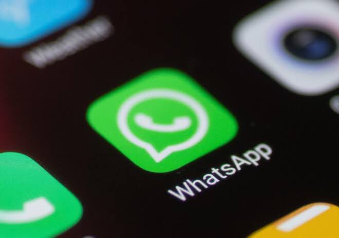 WhatsApp’s new feature will help you clean out the clutter with new disappearing messages that vanish after a week. Messages will only start disappearing after you turn on the setting,and the ones already on your phone won't go anywhere.
Available this November.
#feliciennemedia