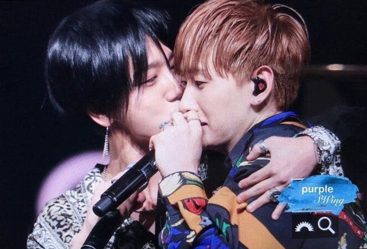 ●   sorry jewels but yesung did it first  #yehyuk @shfly3424 @AllRiseSilver