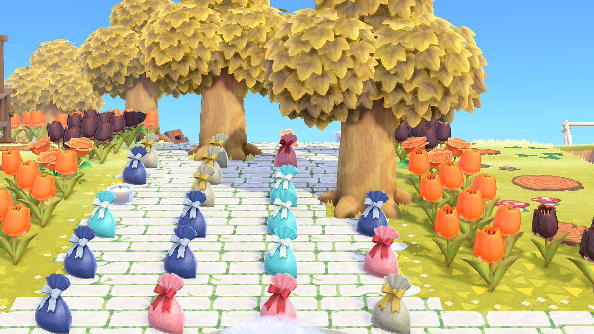 lysscrossingAC's tweet image. In an effort to clean up my island, (planning to make some HUGE changes) I am opening my gates for anyone who wants FREE gifts/DIYs/flowers! This is also a thank you to my mutuals 💛Check the thread to see what flowers I am offering!) Must come within the next 2 hours!