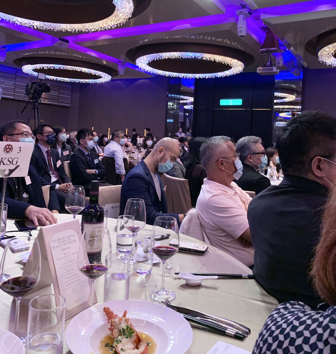 Taiwan hasn’t had any domestic COVID-19 infections in over 200 days yet LOOK AT ALL THESE MASKS BEING WORN