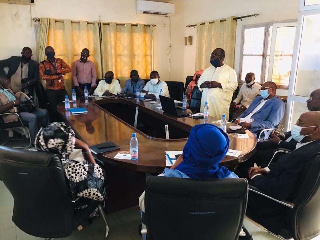 CsPonav's tweet photo. MHU - CS PONAV 

Prise de contact :

Le Ministre de l'Habitat et de l'Urbanisme , M.DIONKÉ DIARRA s’est rendu hier 5 Novembre 2020, au cellule de suivi de la politique nationale de la ville pour une prise de contact avec les membres de la Cellule.
@GouvMali @MaliMenp @CNSP20 https://t.co/s8y41iyNkc