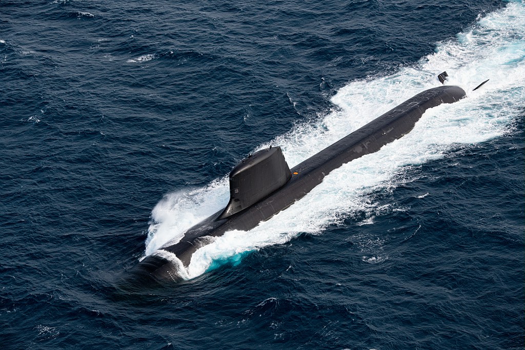 DGA's tweet photo. La DGA se félicite de l’achèvement du #Suffren, après +1an d’essais qu’elle a conduits avec @MarineNationale @CEA_Officiel @navalgroup @Technicatome, permettant aujourd’hui sa réception et son transfert à la Marine. Le programme #Barracuda continue : livraison du 2è #SNA en 2022. https://t.co/PDv2xUWjsP