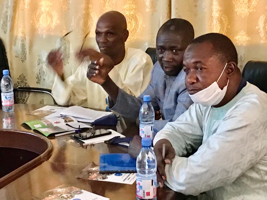 CsPonav's tweet photo. MHU - CS PONAV 

Prise de contact :

Le Ministre de l'Habitat et de l'Urbanisme , M.DIONKÉ DIARRA s’est rendu hier 5 Novembre 2020, au cellule de suivi de la politique nationale de la ville pour une prise de contact avec les membres de la Cellule.
@GouvMali @MaliMenp @CNSP20 https://t.co/s8y41iyNkc