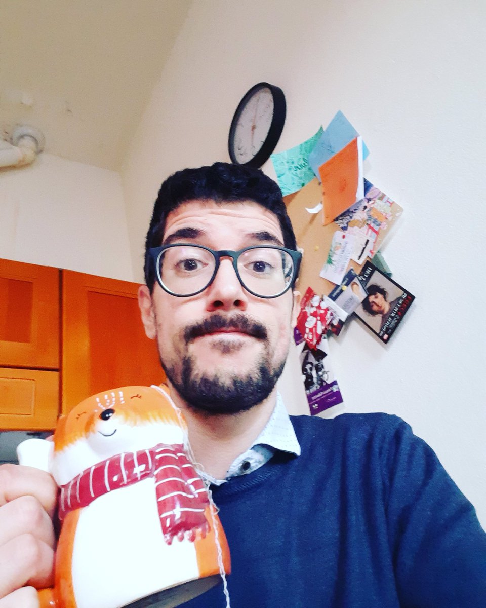 MrFox_86's tweet photo. Mitigare un po' la noia bevendo del tè giordano 👀🦊
#selfie #mrfox #foxmug #tea #jordanian #instamoment https://t.co/rlZ5shCedA https://t.co/SnZtry4hSg