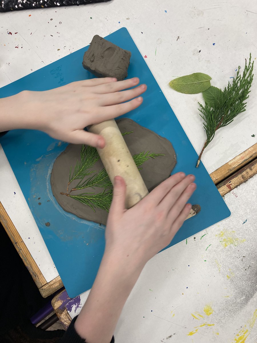 We are pleased to be able to support <a href="/GHStudiosCC/">Gorse Hill Studios Creative Community</a> <a href="/StarlingCIO/">Starling</a> <a href="/HeroTransformer/">Hero Transformations</a> and Sharon Youth Association in their work supporting #Trafford residents with their mental health. Thank you all for your hard work, particularly during this time! 
traffordhousingtrust.co.uk/news/trafford-… #funding