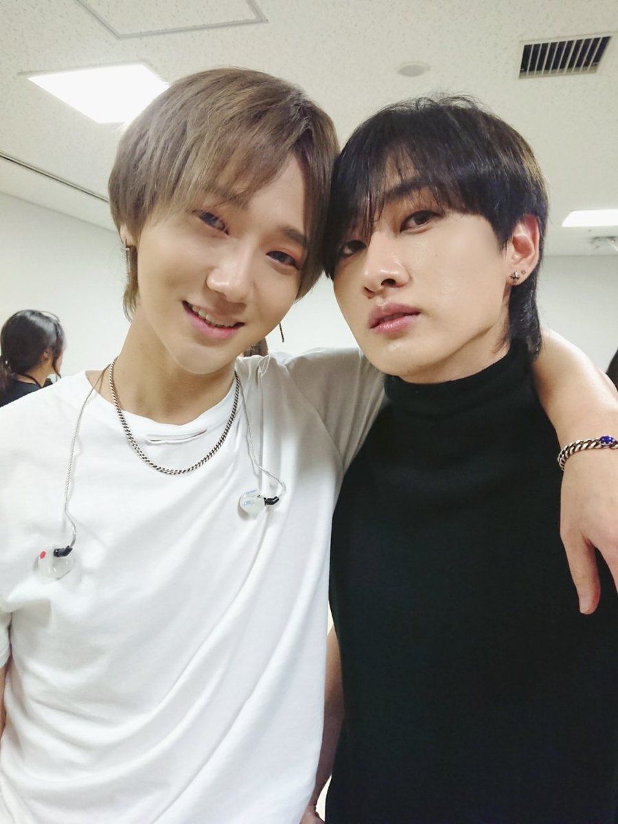 ●   yesung casually claiming hyukjae  part 2 #yehyuk @shfly3424 @AllRiseSilver